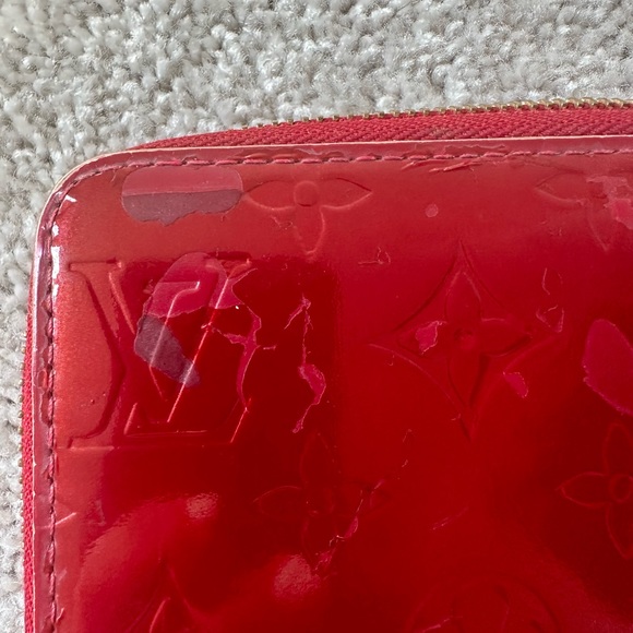 Louis Vuitton Pomme d'Amour Red Vernis Monogram Zip Wallet - Picture 12 of 13